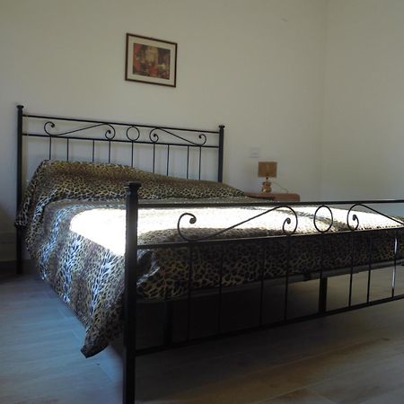 Agriturismo Piccolo Albero Лорето-Апрутино Номер фото