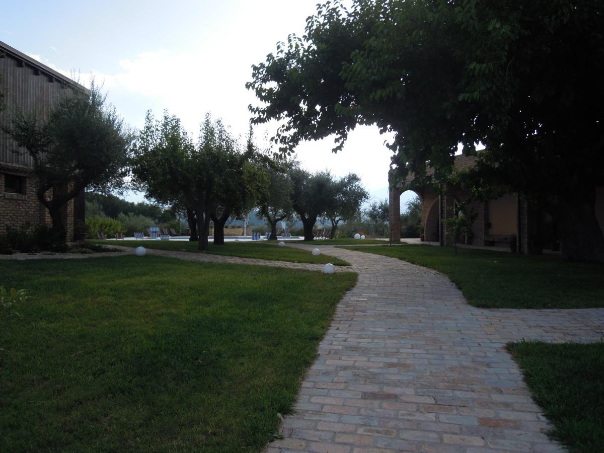 Agriturismo Piccolo Albero Лорето-Апрутино Экстерьер фото